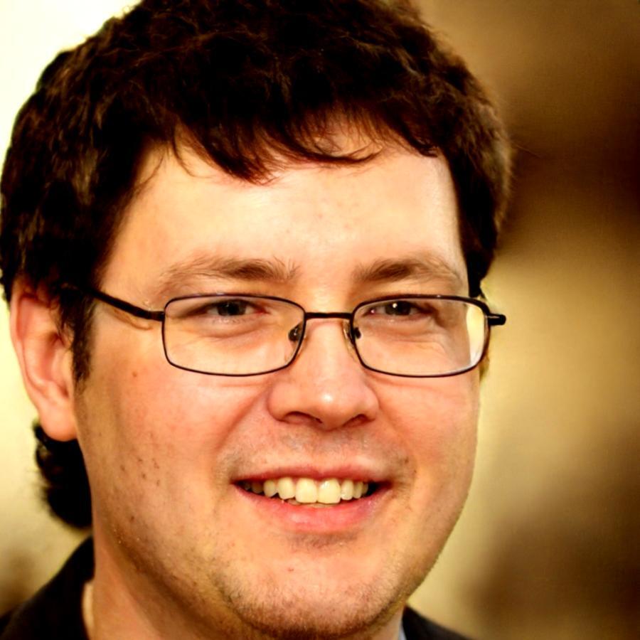 Finanzanalyst mit langjähriger Erfahrung in Modellierung